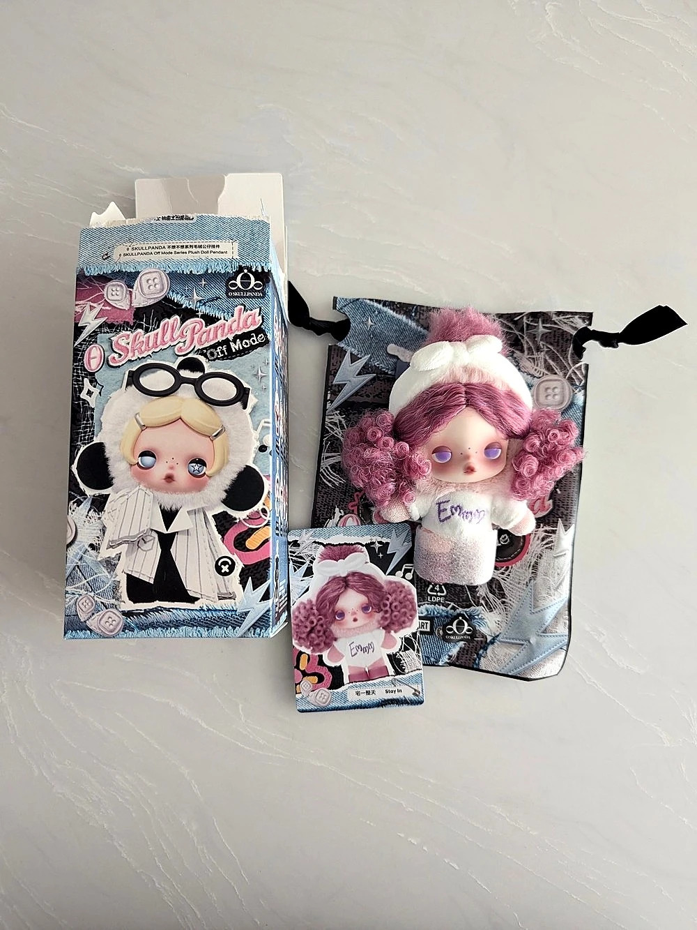 Pop Mart SKULLPANDA Off Mode Stay In Pendant